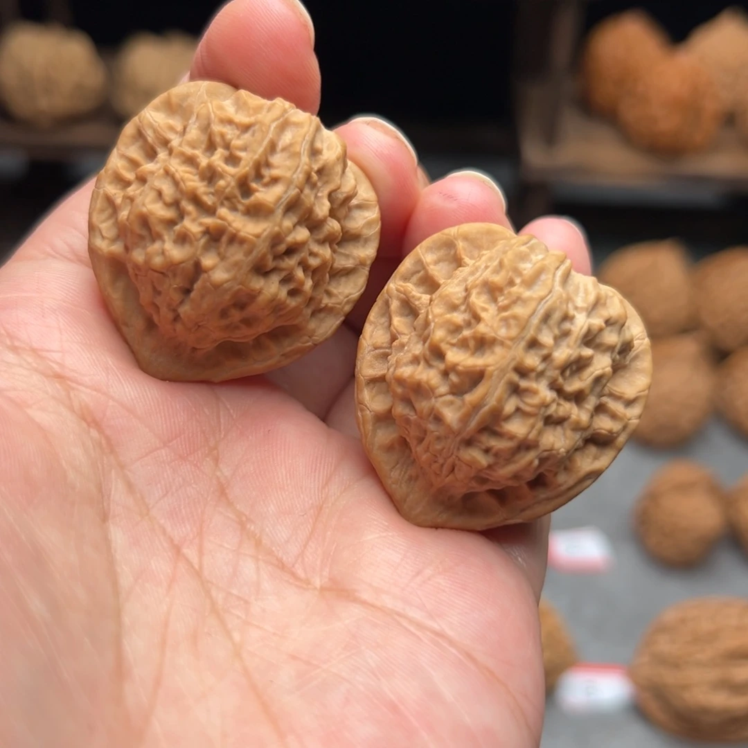 文玩核桃吊坠野生小帽34.33.36