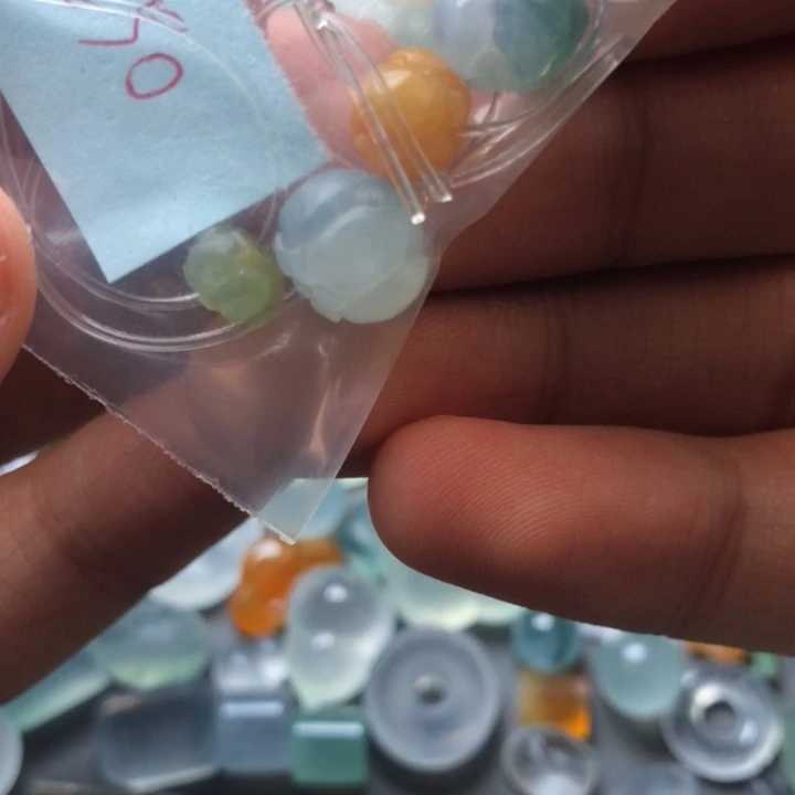 定制翡翠未镶嵌挂件