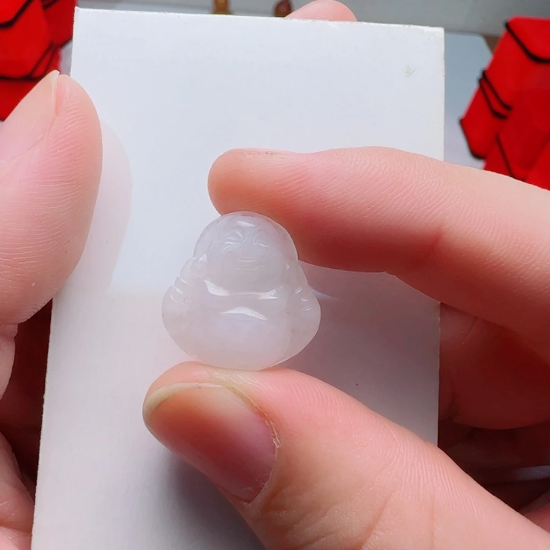 翡翠未镶嵌颈饰佛公