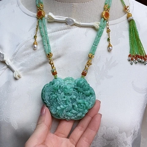 翡翠颈饰未镶嵌天然