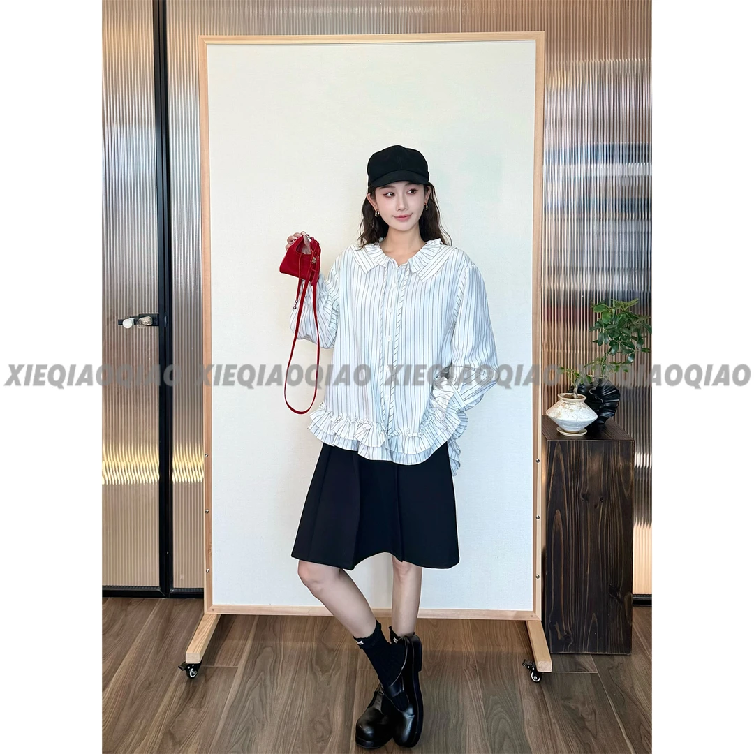 谢荞荞「拾秋花篇」早秋季新款下摆木耳边设计单排扣竖条纹衬衫上衣