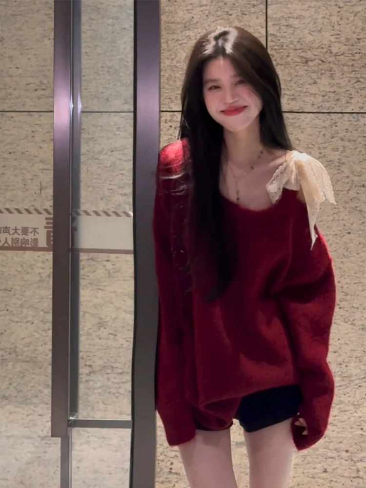 红色慵懒新年氛围感长袖针织毛衣女秋冬高级感蝴蝶结系带露肩上衣