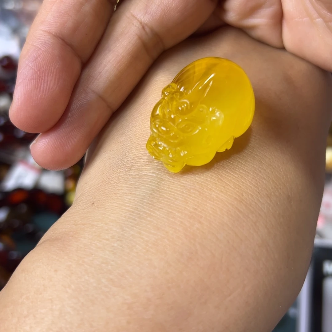 未镶嵌琥珀珠宝奇石190