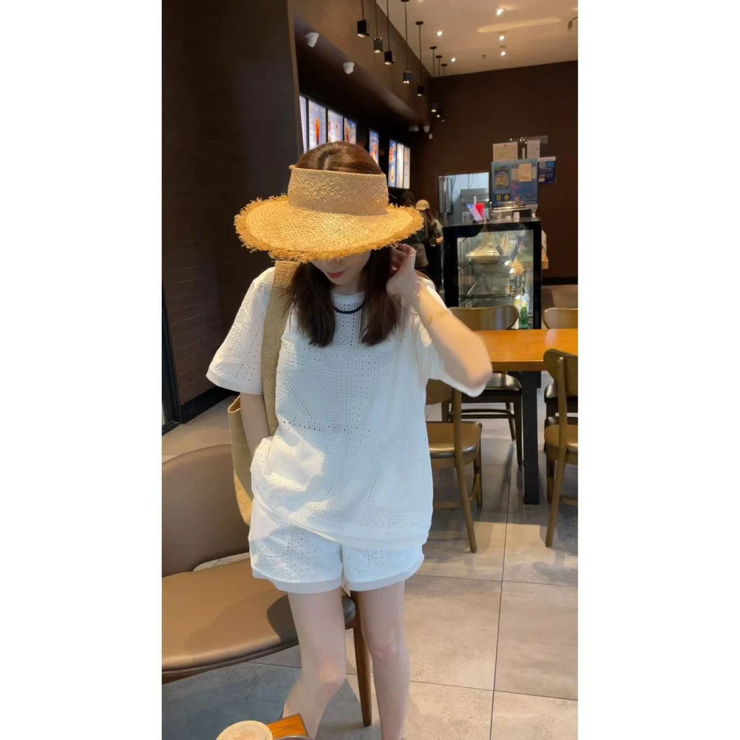 QiongQiong后开叉精致镂空钩花短袖上衣+短裤两件套套装