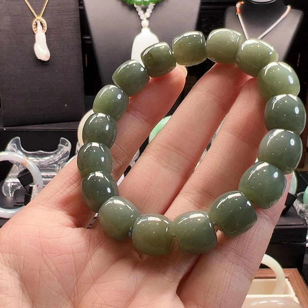 和田玉未镶嵌手镯