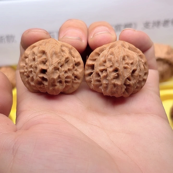 文玩核桃把件宫灯
