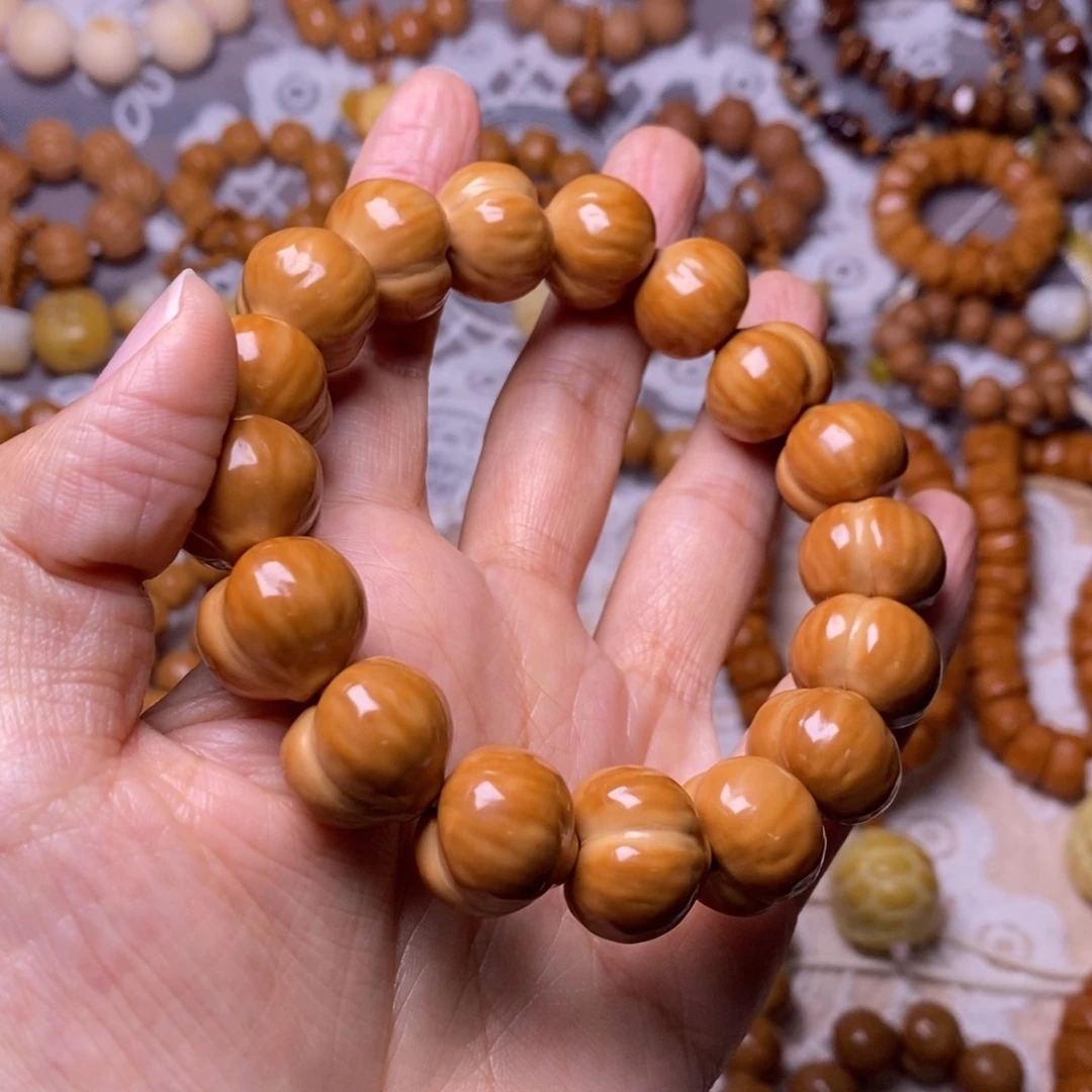 把件猴头核桃柯基屁桃