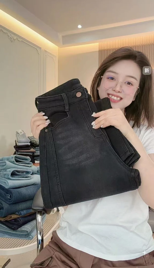 「少东家」2025时尚冬季加绒水洗高级黑牛仔裤7608