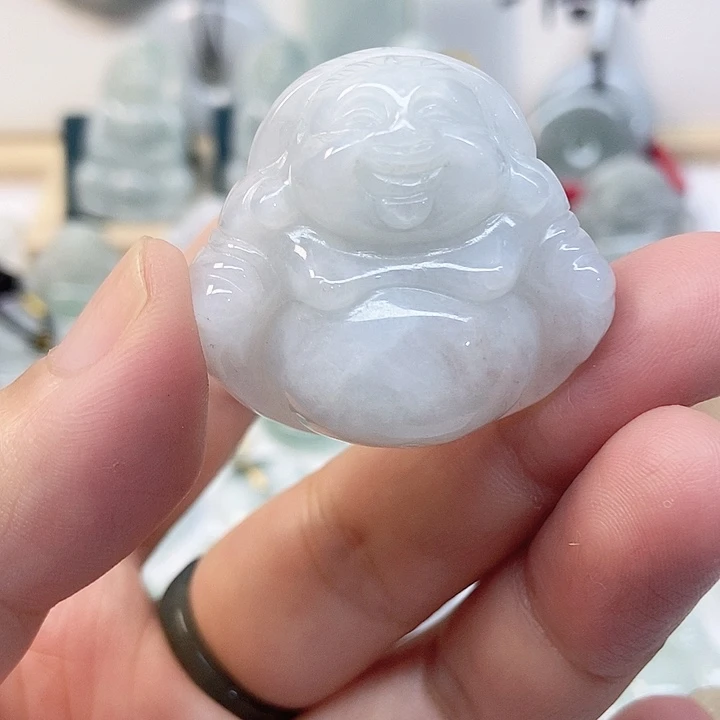 翡翠未镶嵌颈饰佛公