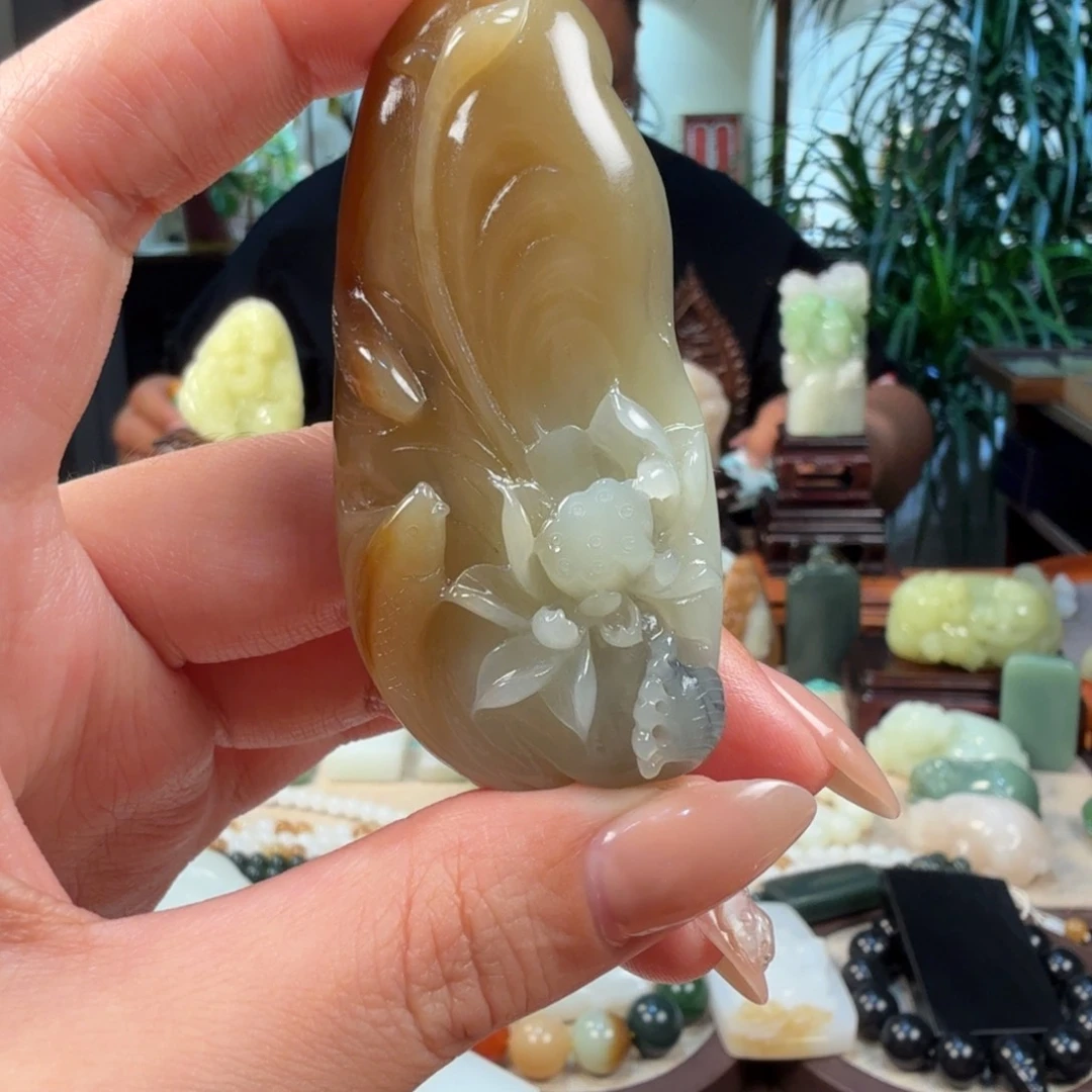 和田玉未镶嵌挂件江*鼎