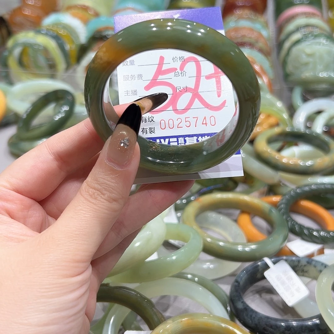 蛇纹石玉手镯未镶嵌