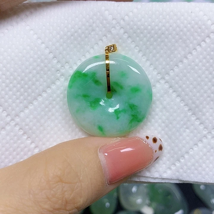 颈饰18K金镶嵌翡翠挂件