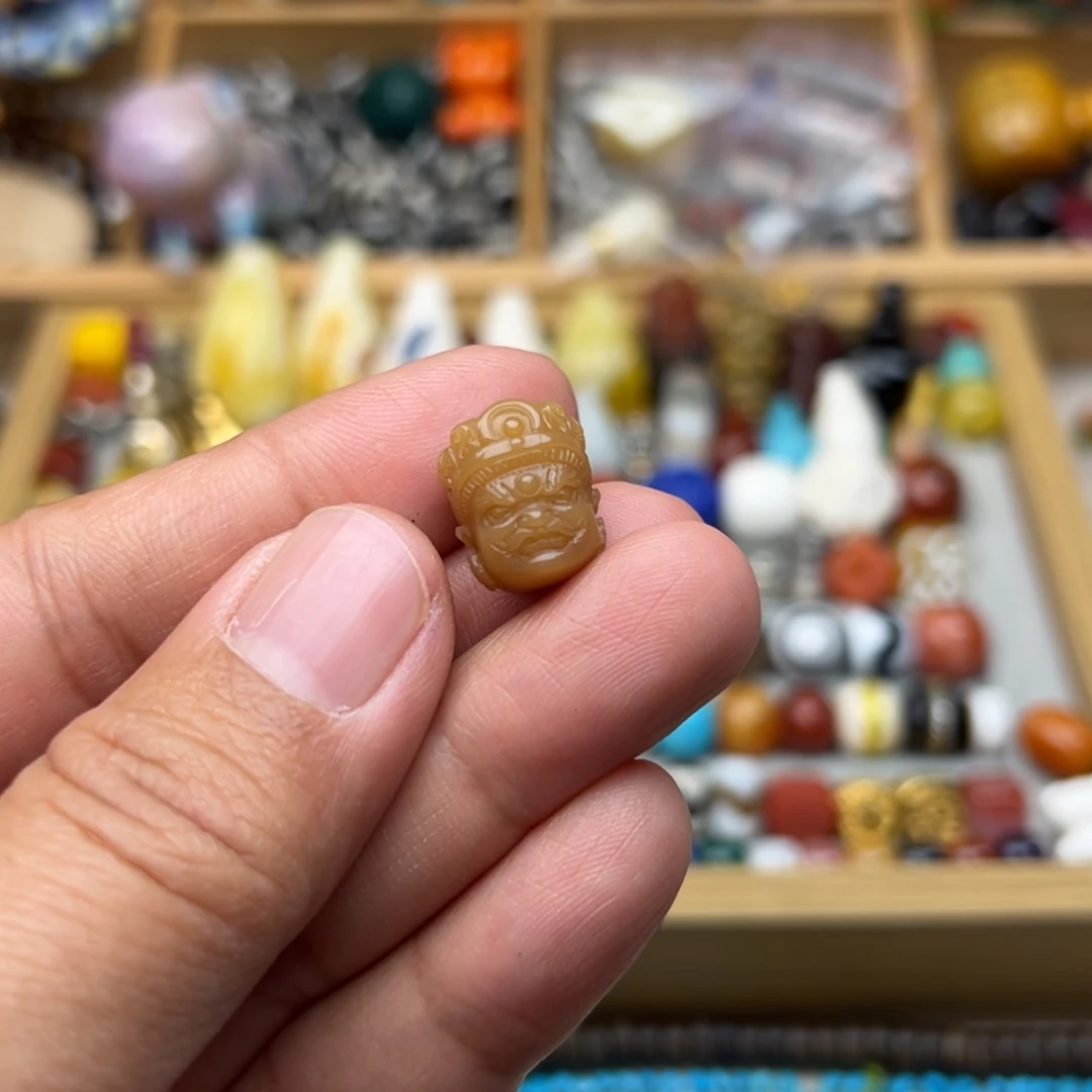 玛瑙/玉髓双面黄财未镶嵌北**著