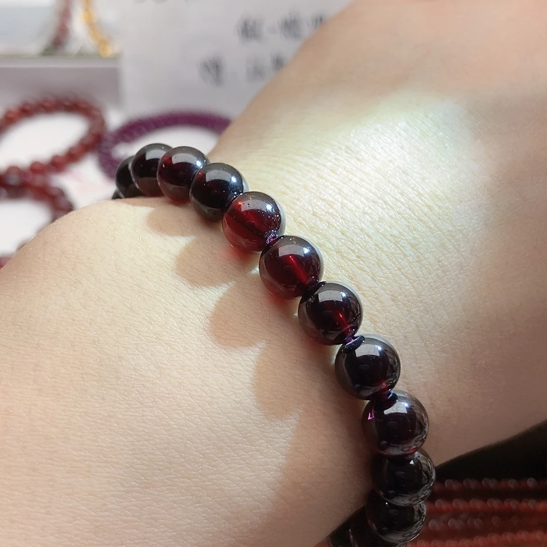 未镶嵌石榴石手链8.0