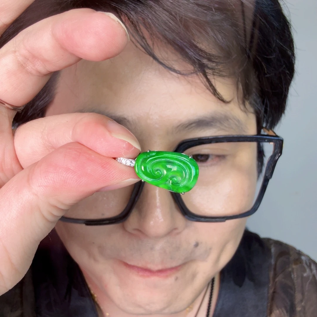 颈饰未镶嵌翡翠一件