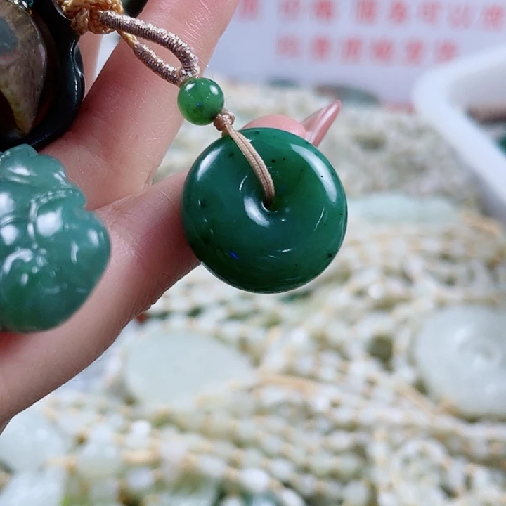 未镶嵌和田玉挂件