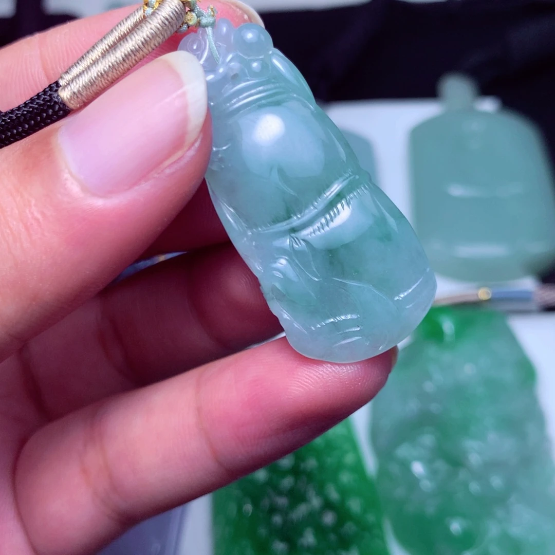 翡翠未镶嵌颈饰天然A货翡翠