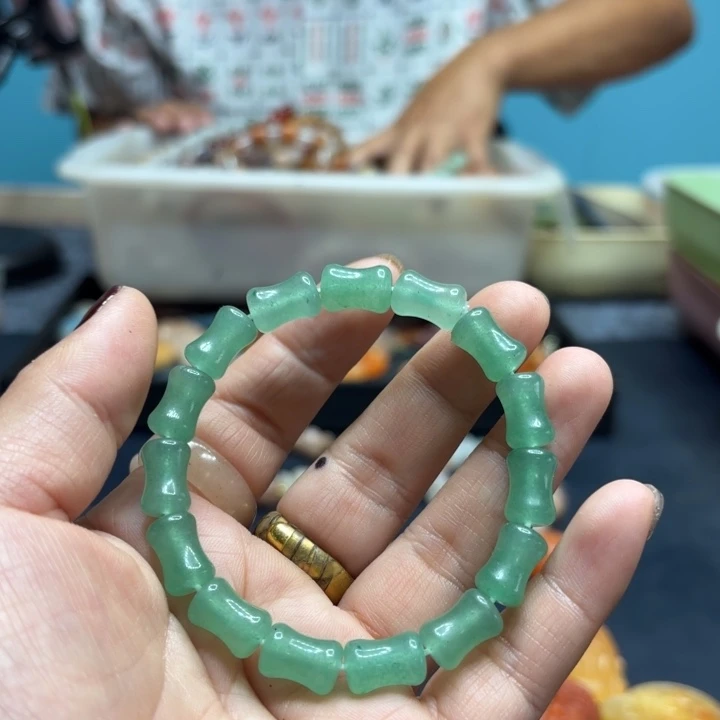 石英岩玉合金颈饰