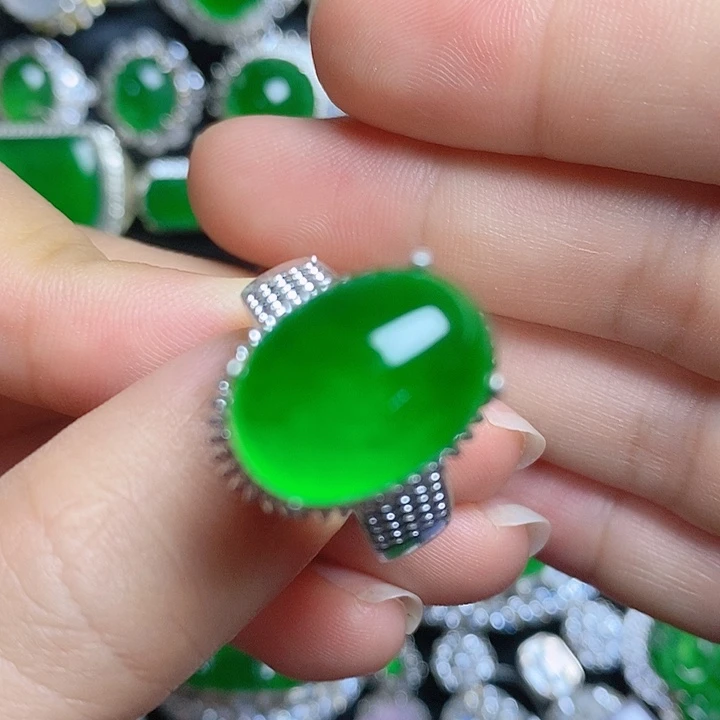 未镶嵌挂件翡翠蛋面