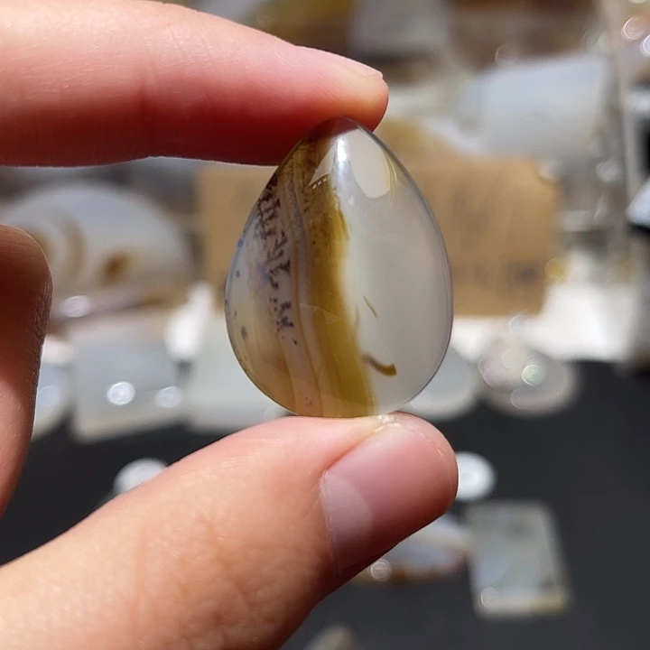 玛瑙/玉髓颈饰未镶嵌