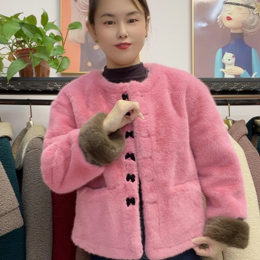 秋冬蝴蝶扣气质加厚欧貂绒保暖口袋毛绒学院短外套女气质