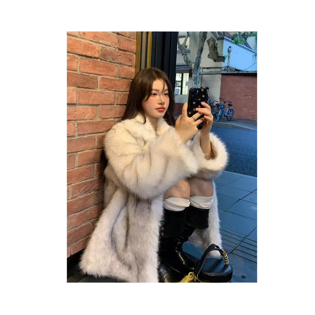 AMYSURE爱米修 宽松大翻领加厚贵气女士保暖毛呢外套8830