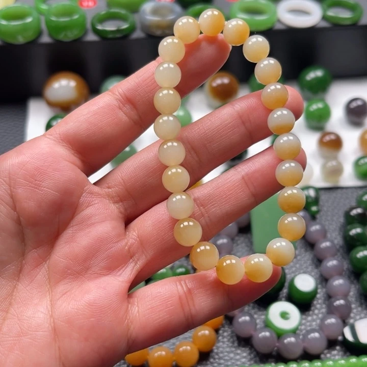 颈饰未镶嵌和田玉（糖玉）