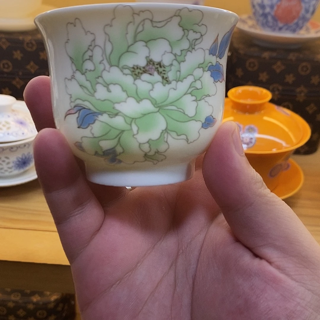 盖碗里的水煮开后放入