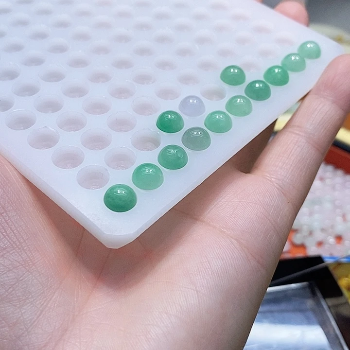 翡翠散珠不*道冰绿卡8珠子
