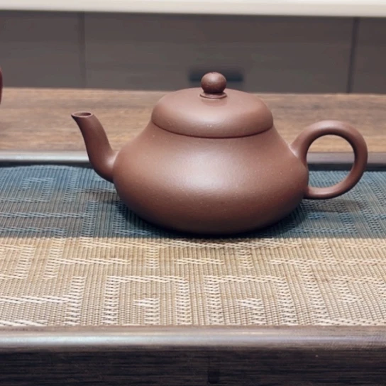 茶壶紫砂黄龙山原矿底槽清半手工瑕（160 cc）