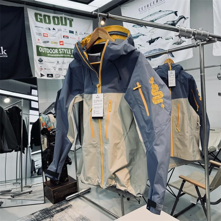 袅平替！蛇年冲锋衣限定版防刮耐磨防户外硬壳连帽外套蛇冲