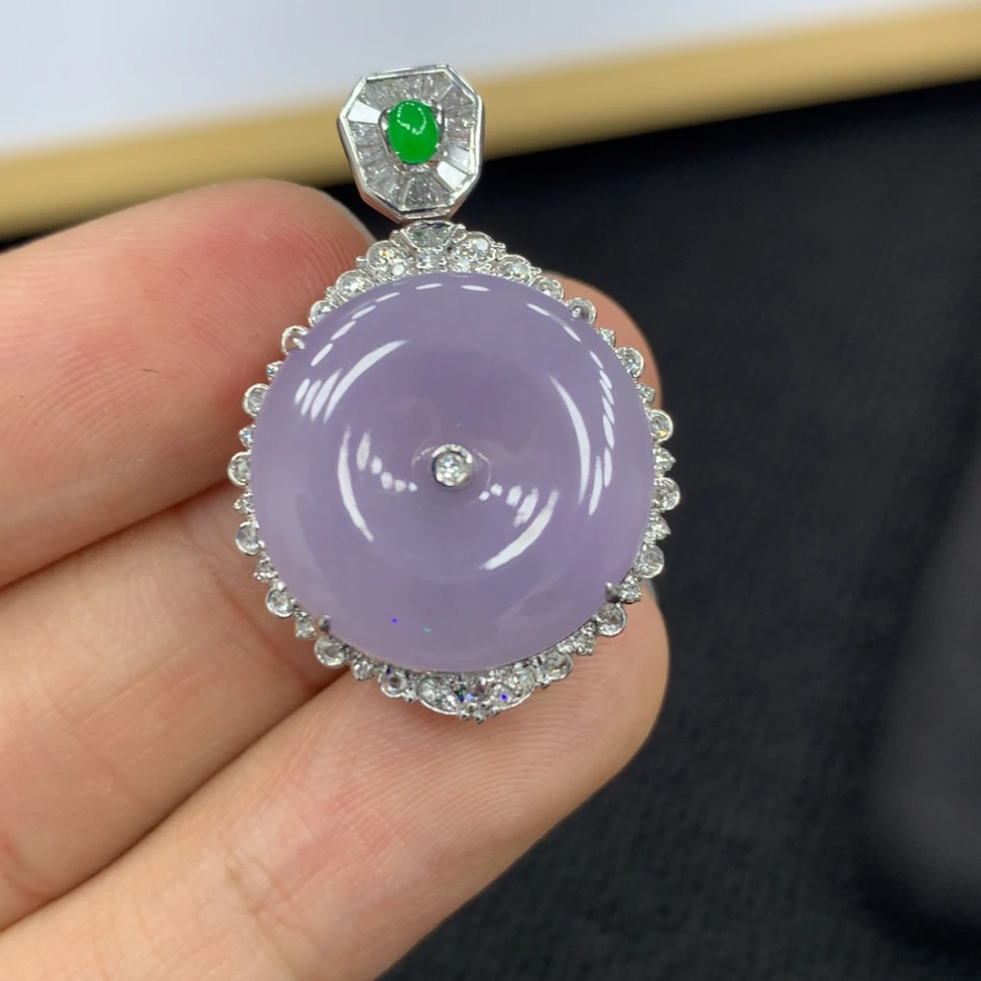 颈饰18K金镶嵌翡翠扣子