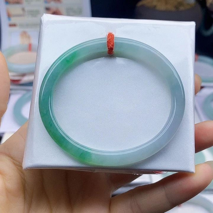 皮***悠翡翠手镯未镶嵌缅甸天然翡翠A货55贵妃手镯