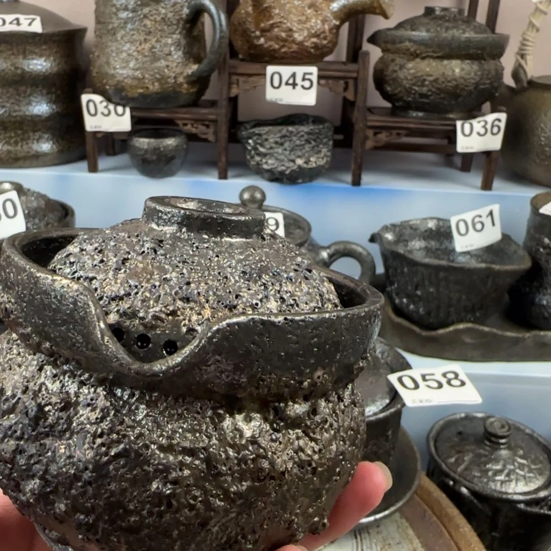 梅***荥经黑砂窑变泡菜坛