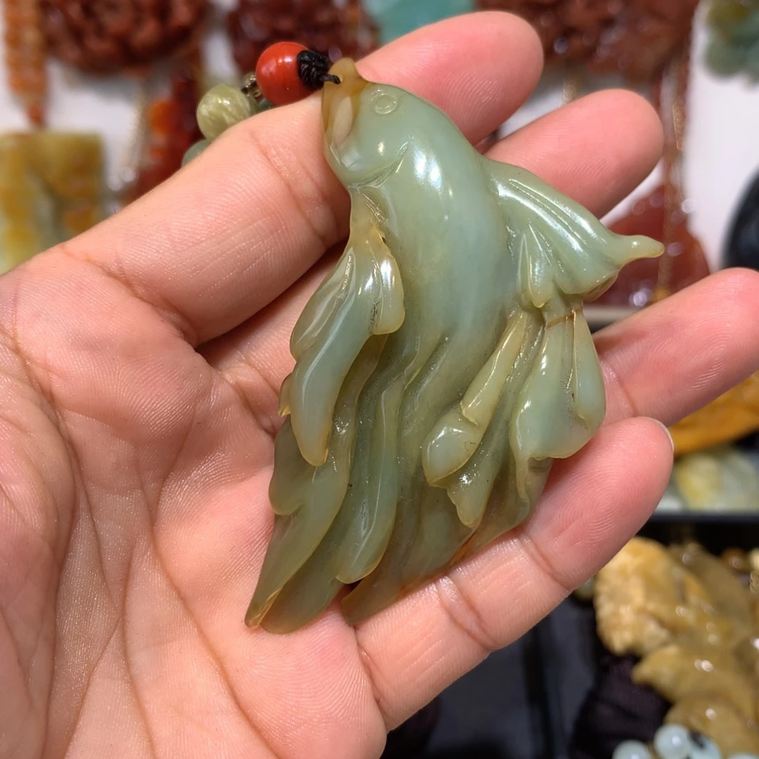 未镶嵌蛇纹石玉颈饰