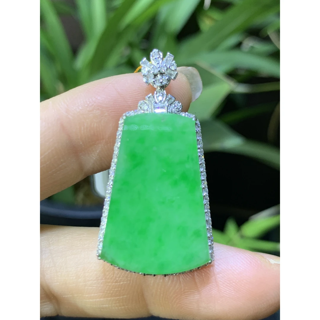 满色无事牌吊坠天然翡翠A货裸石：24.9*15.8*4.0mmAW3.4气质时尚