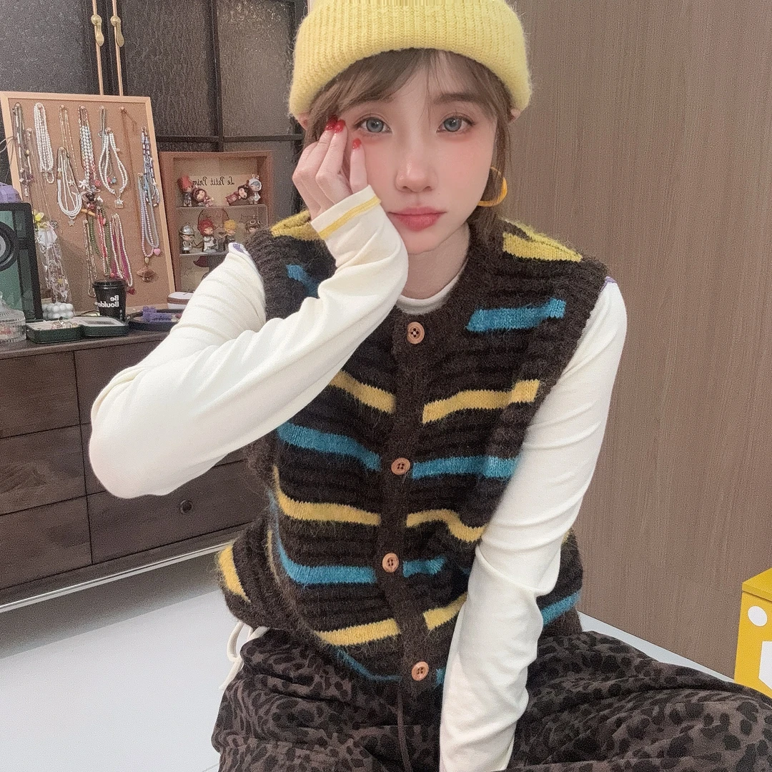 Apr.【小狸花】秋冬新款海马毛无袖开衫马甲条纹纽扣毛衣女SC25939