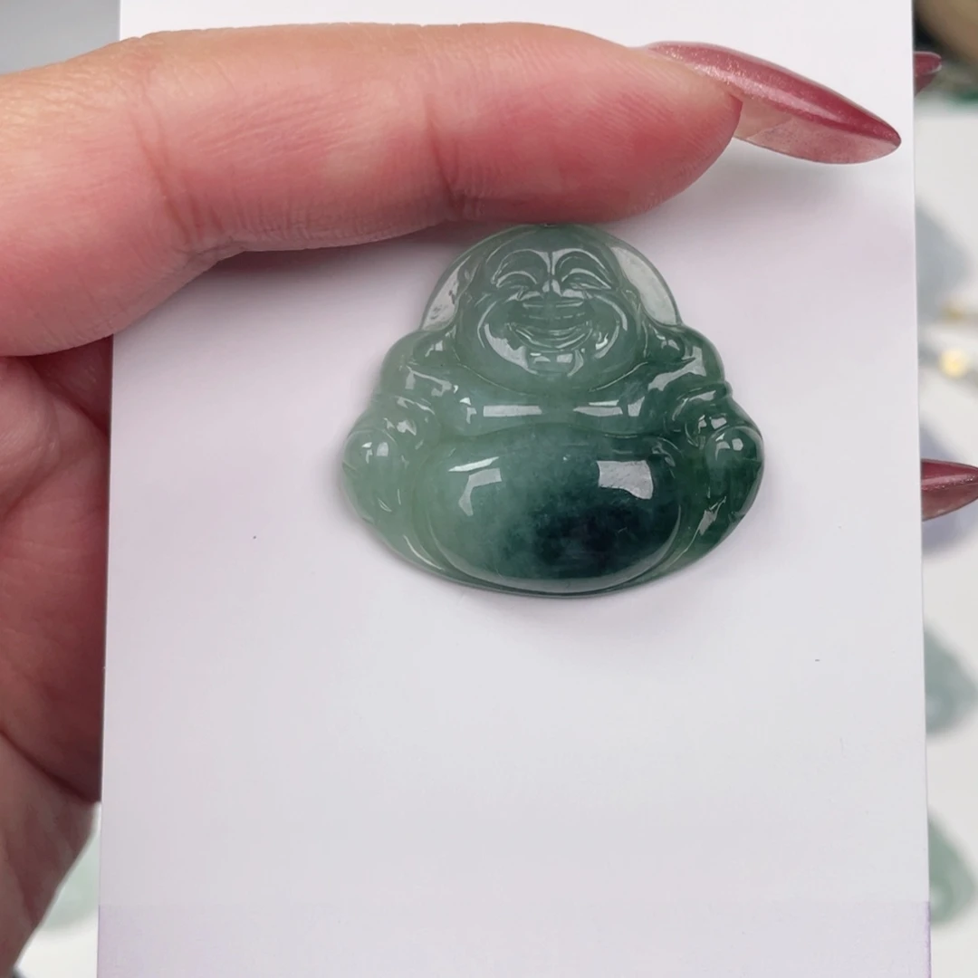 翡翠未镶嵌颈饰佛公