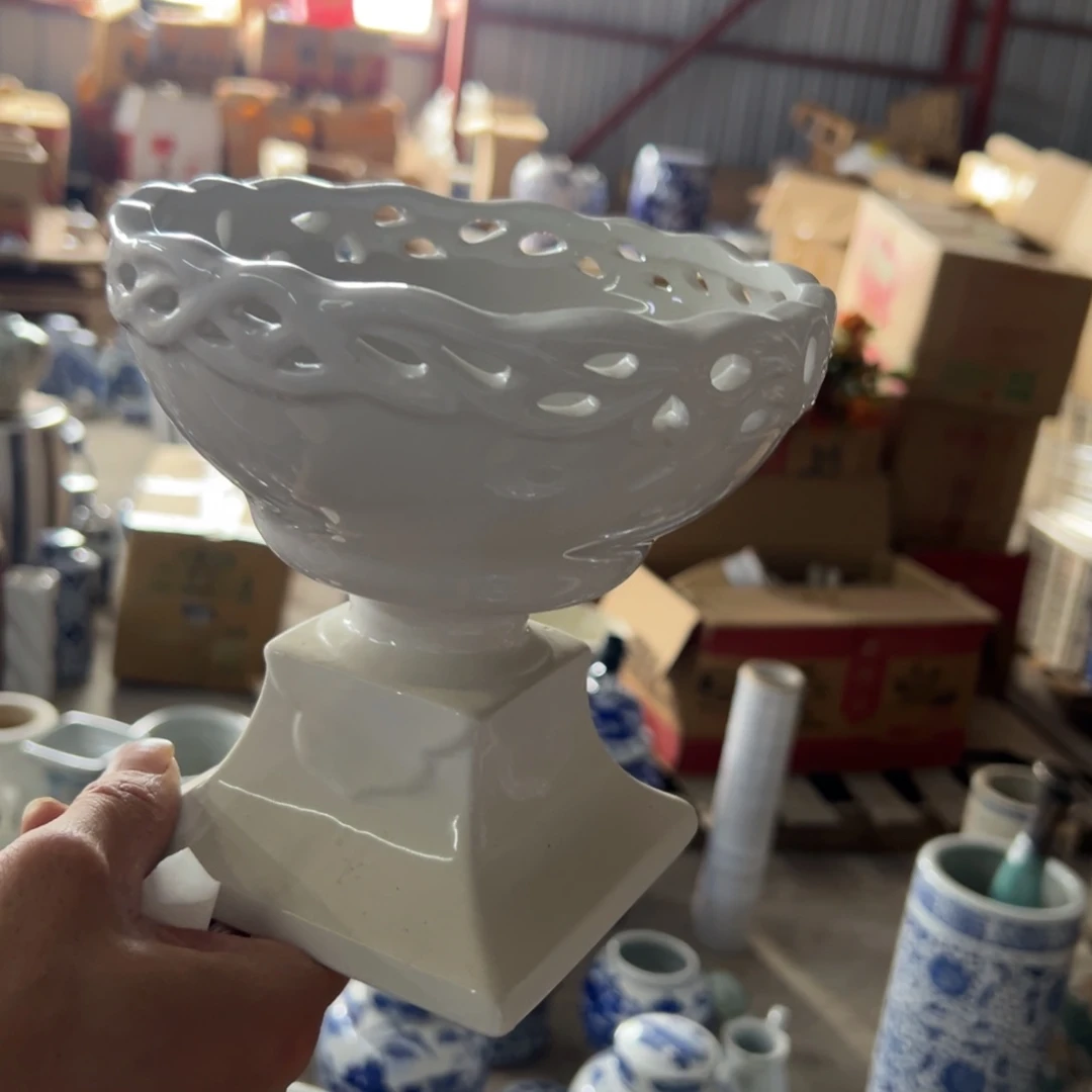 微瑕青花瓷器值得厚爱