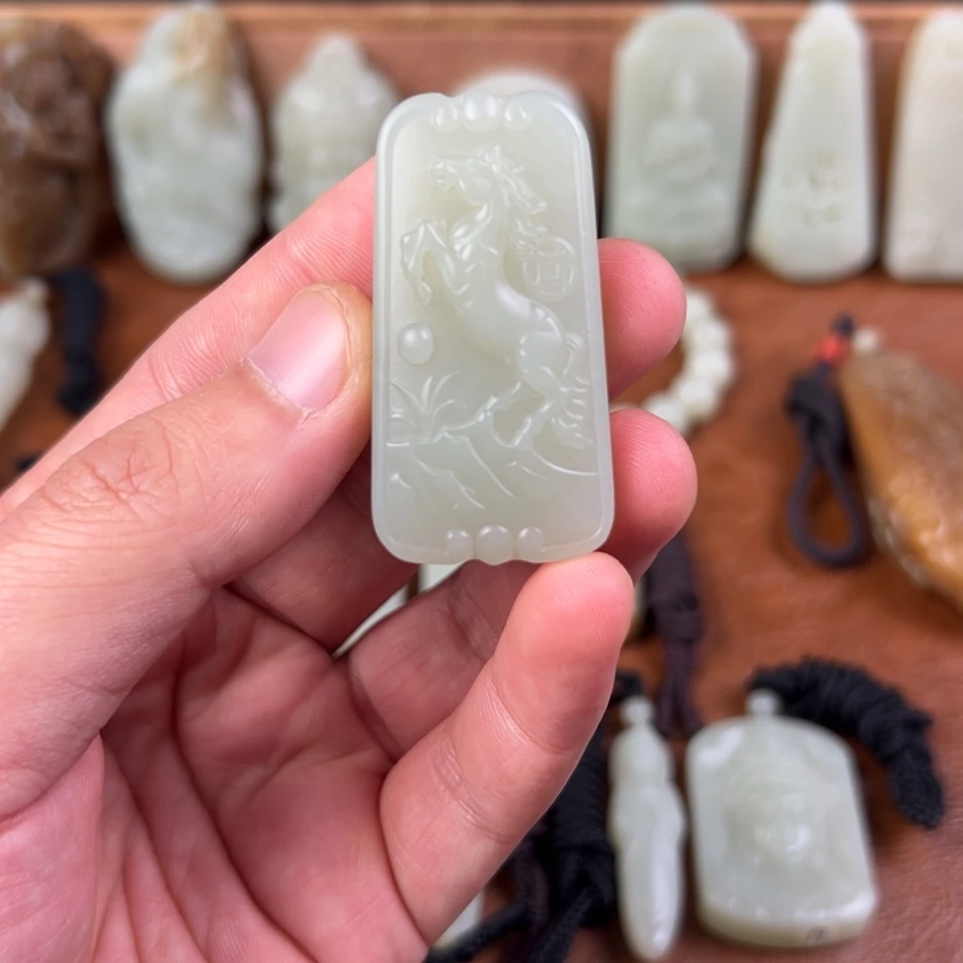 和田玉（青白玉）未镶嵌颈饰