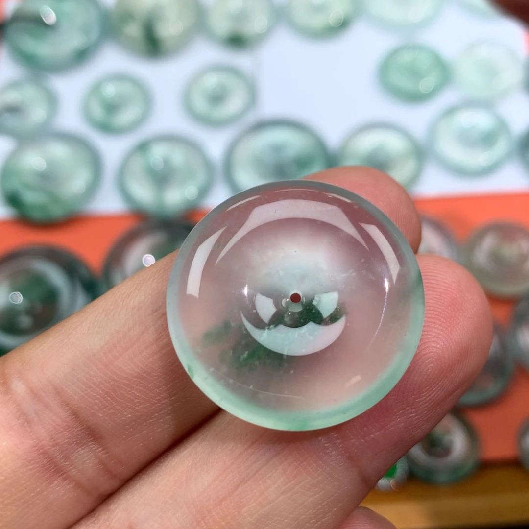 翡翠未镶嵌颈饰平安扣