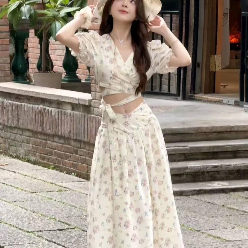 夏季碎花法式泡泡袖甜美甜苦辣妹显瘦一字肩上衣半身裙气质两件套