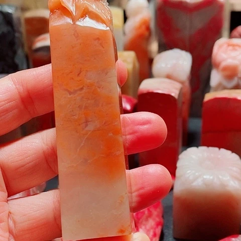 昌化石老性精品红花冻石