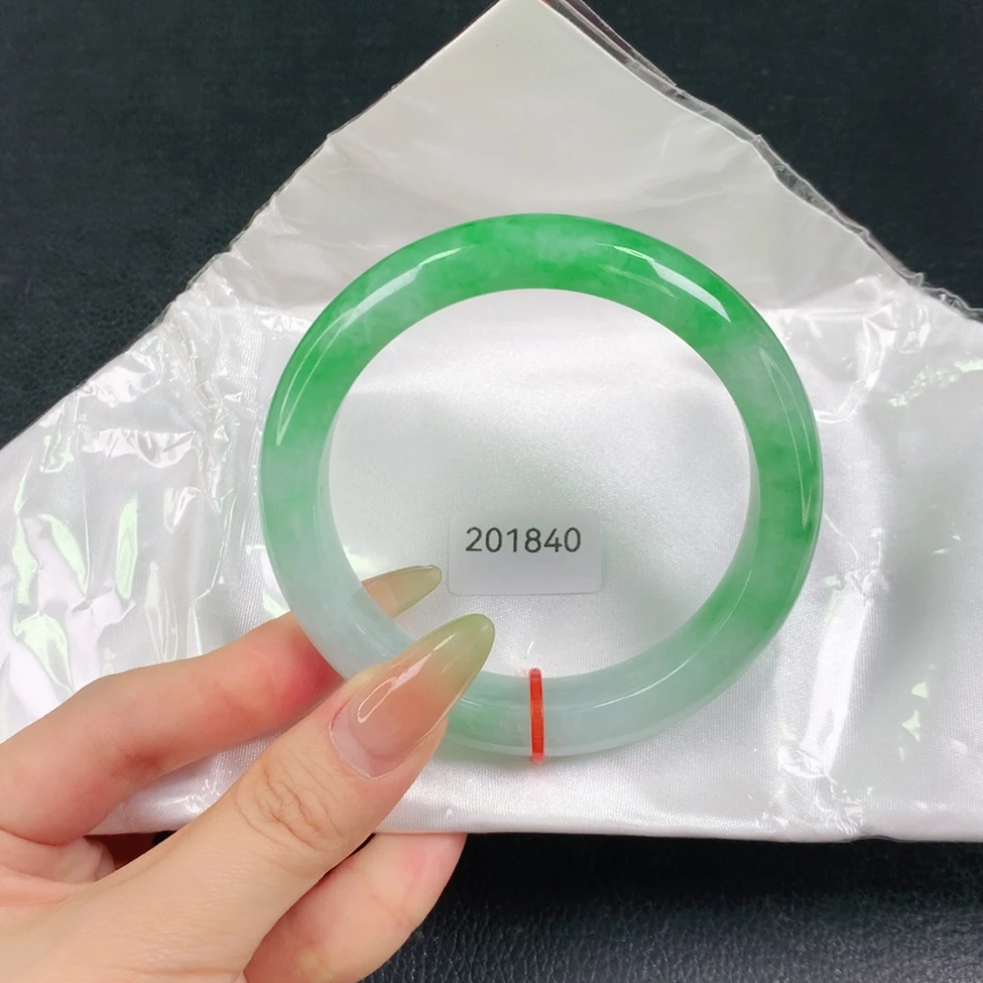 翡翠未镶嵌手镯天然翡翠手镯04