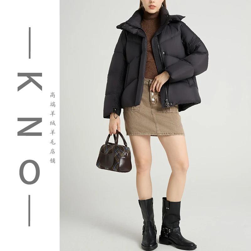 【KNO】冬季新款女士两色短款鹿角羽绒服时尚户外连帽保暖