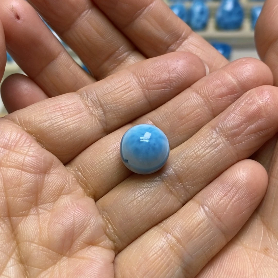 兜***儿针钠钙石（海纹石）未镶嵌颈饰