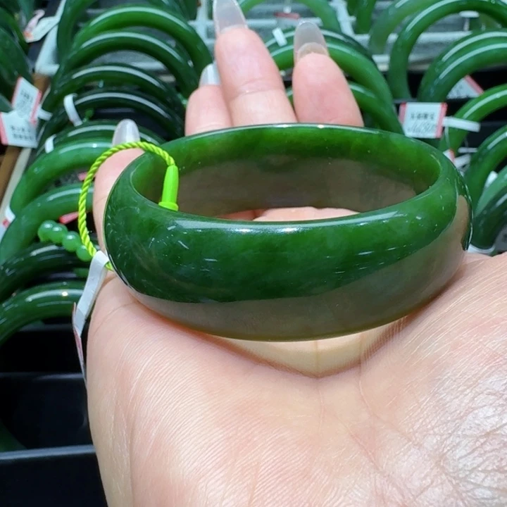 未镶嵌手镯和田玉（碧玉）