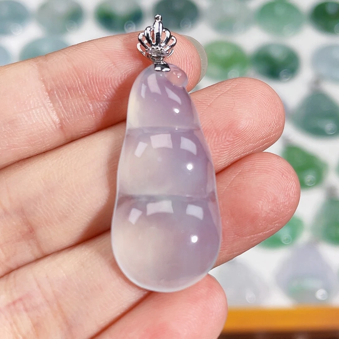 颈饰18K金镶嵌翡翠吊坠