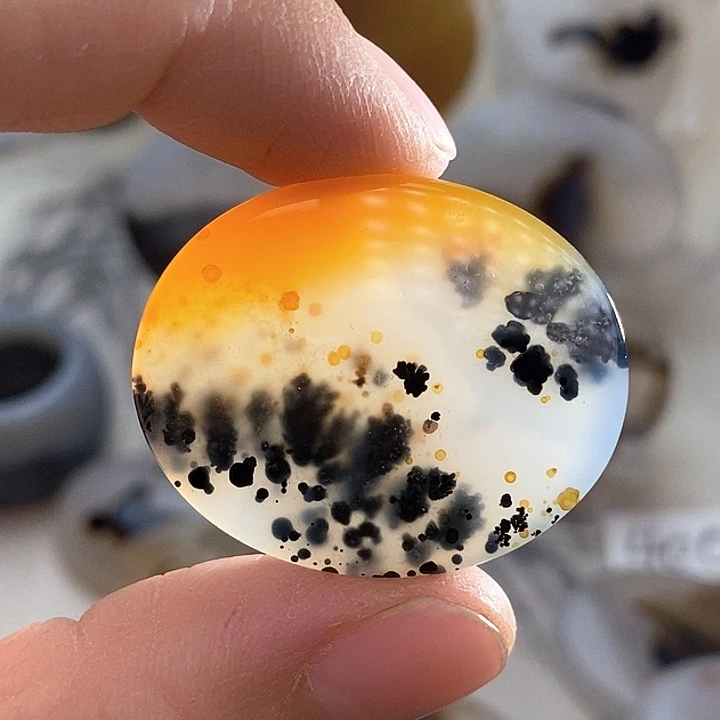 玛瑙/玉髓颈饰未镶嵌