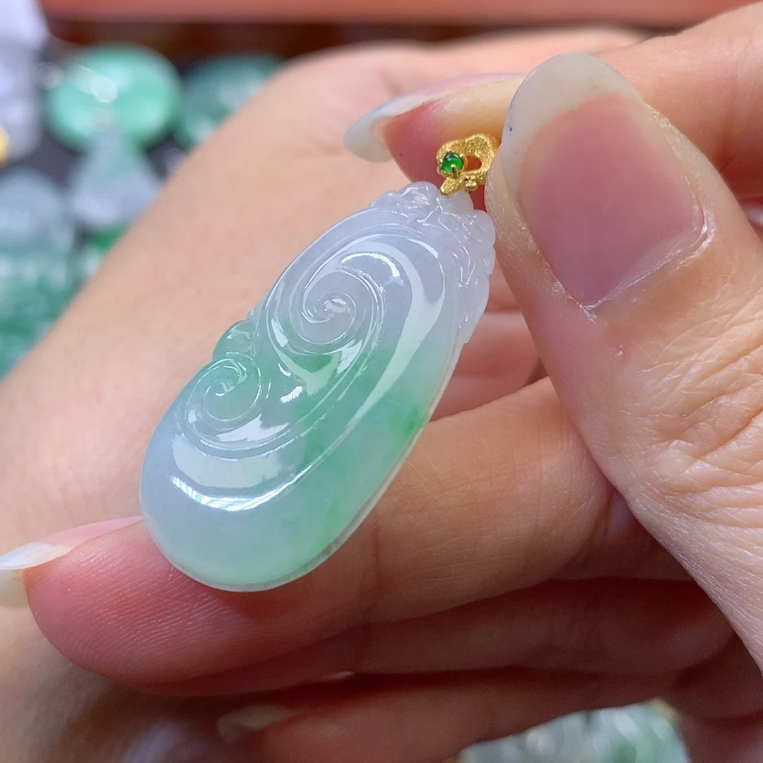 【闪购商品】吊坠(赠链)18K金镶嵌翡翠